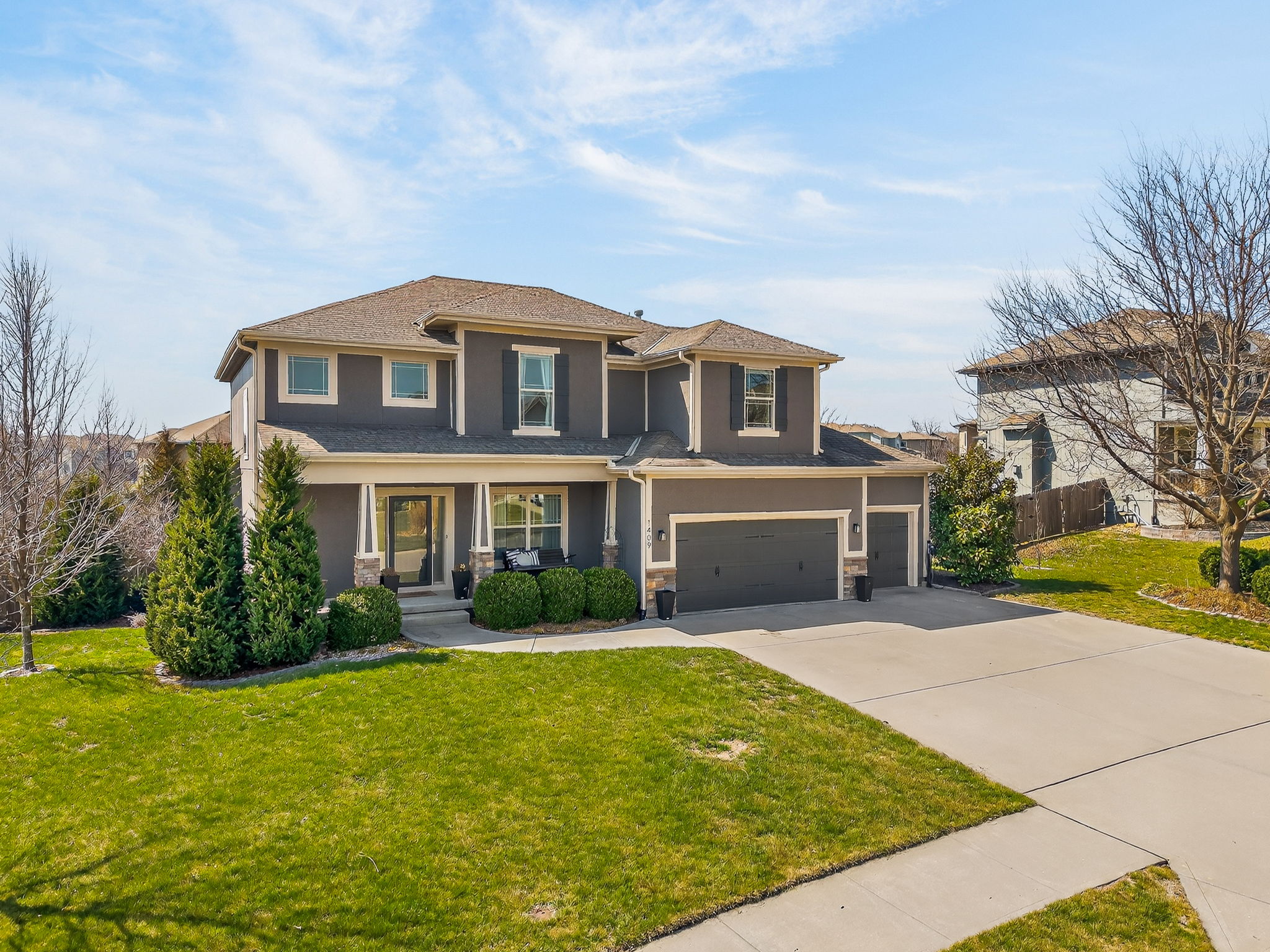 1409 SW Whistle Dr-002