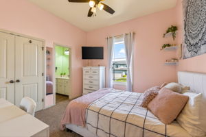 1409 SW Whistle Dr-036