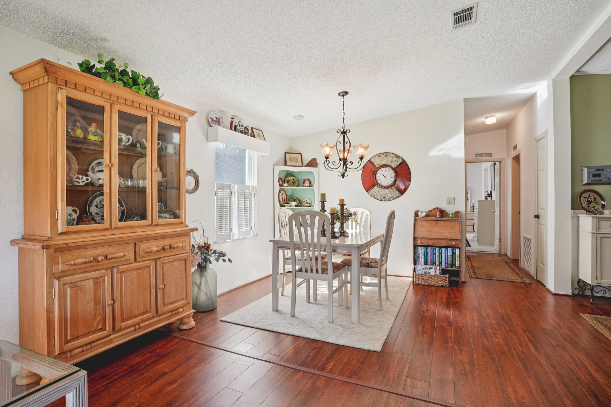 Torrey Pines Dr-S0701-011.jpg