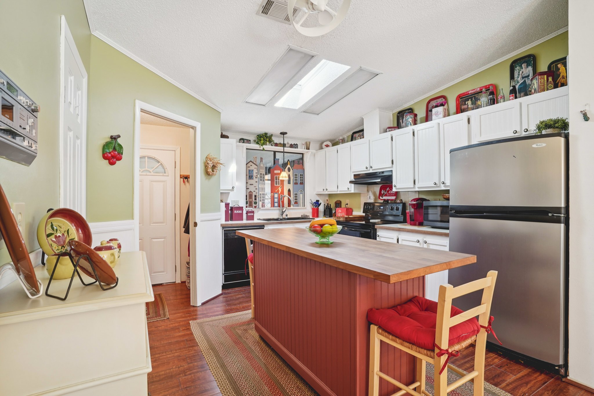 Torrey Pines Dr-S0701-014.jpg