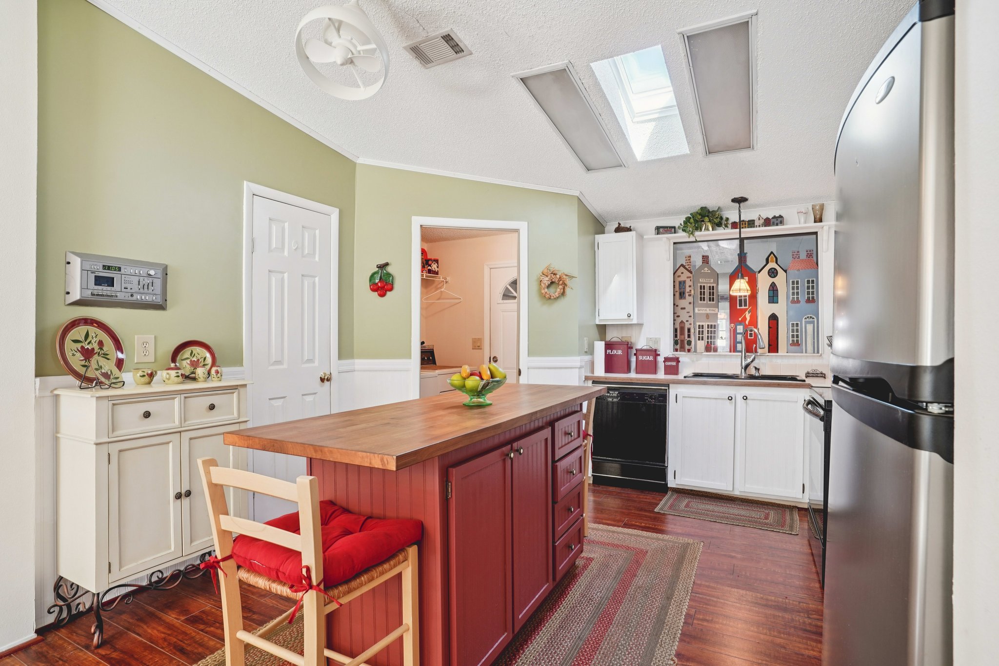 Torrey Pines Dr-S0701-015.jpg