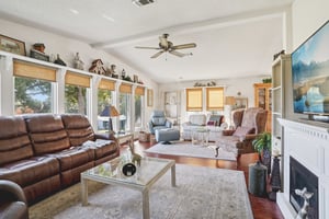 Torrey Pines Dr-S0701-009.jpg