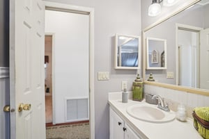 Torrey Pines Dr-S0701-027.jpg