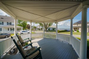 141 Bellman Ave, Warwick, RI 02889, USA Photo 40