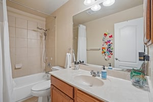 Claywell Dr-S2406-038.jpg