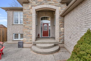 Front Porch/Entrance