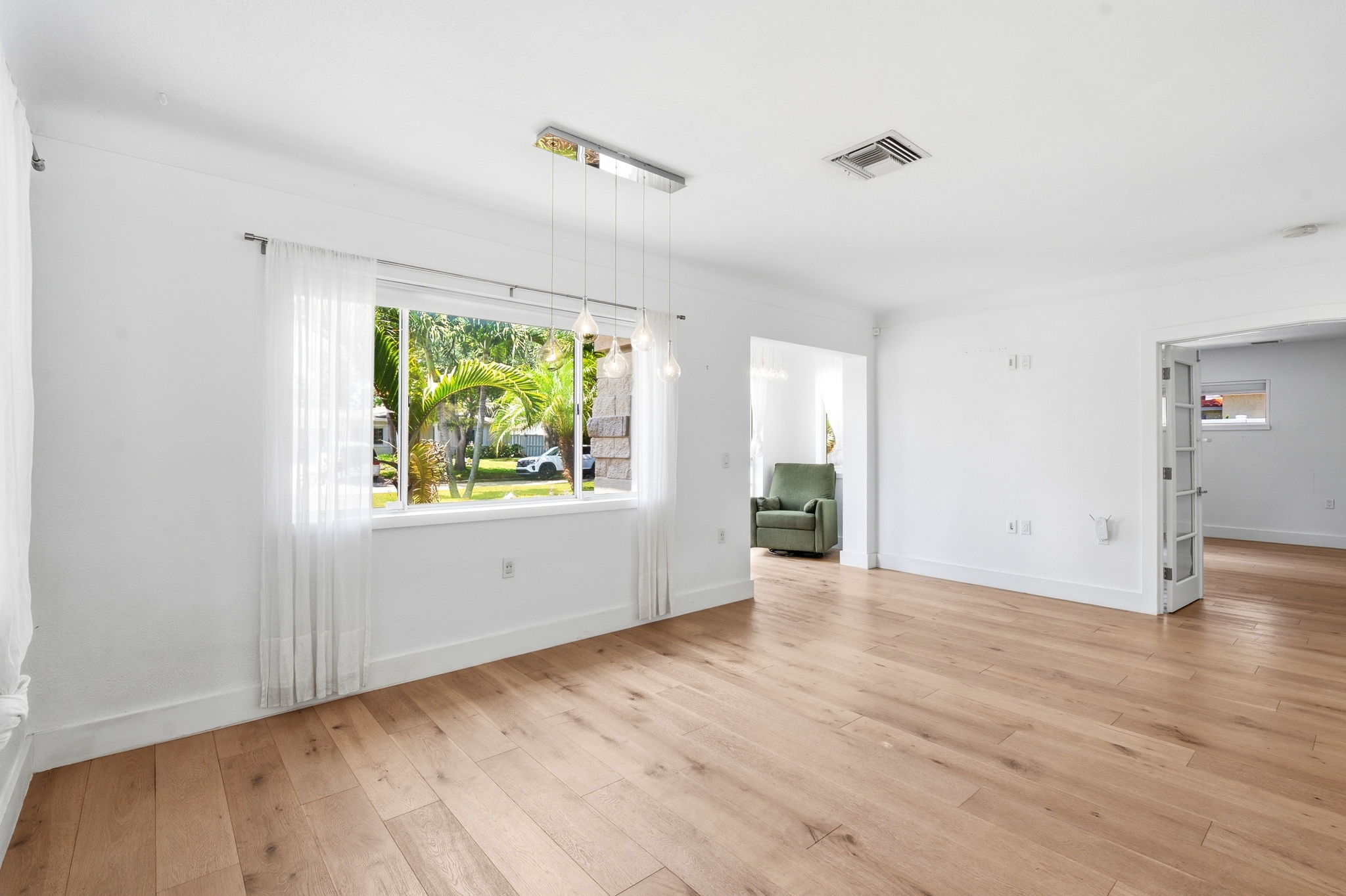 Interiors (3)
