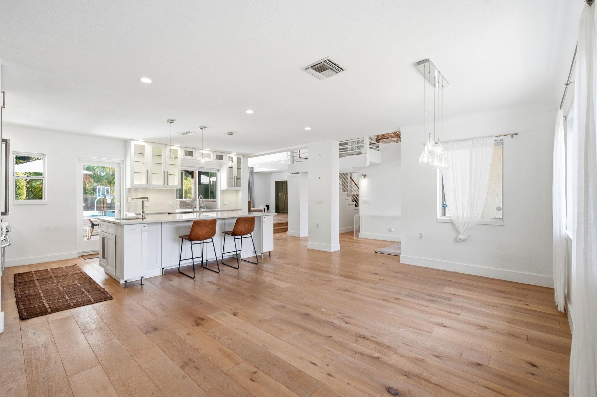 Interiors (5)