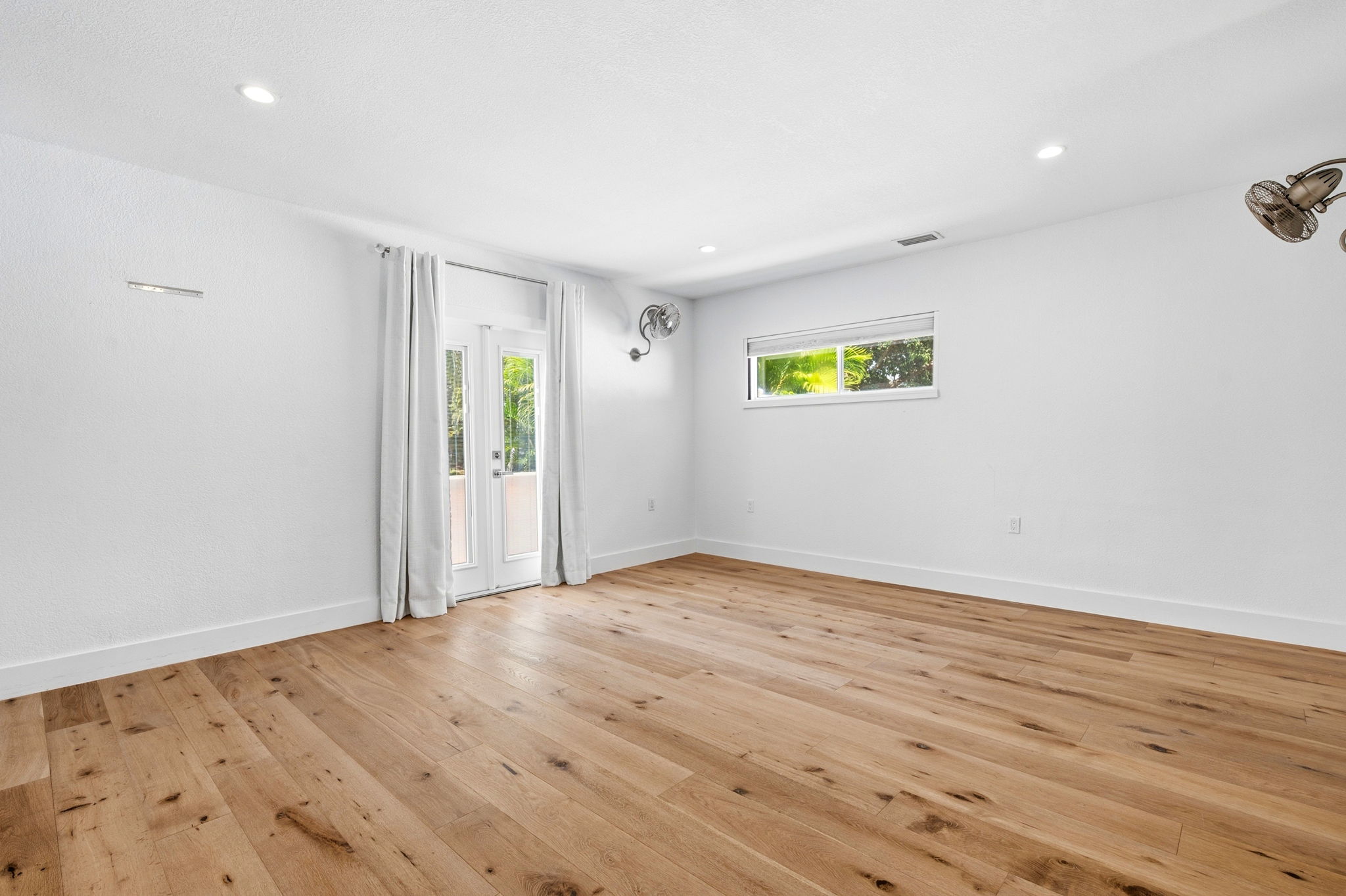 Interiors (15)