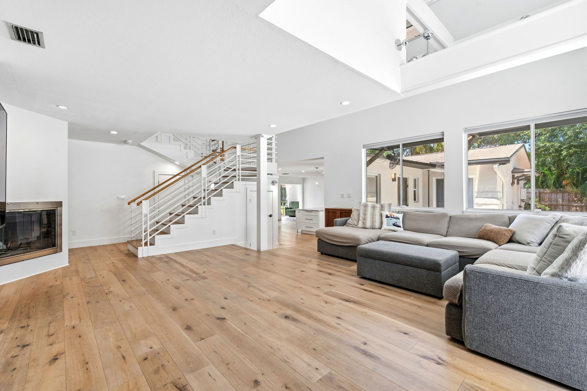 Interiors (28)