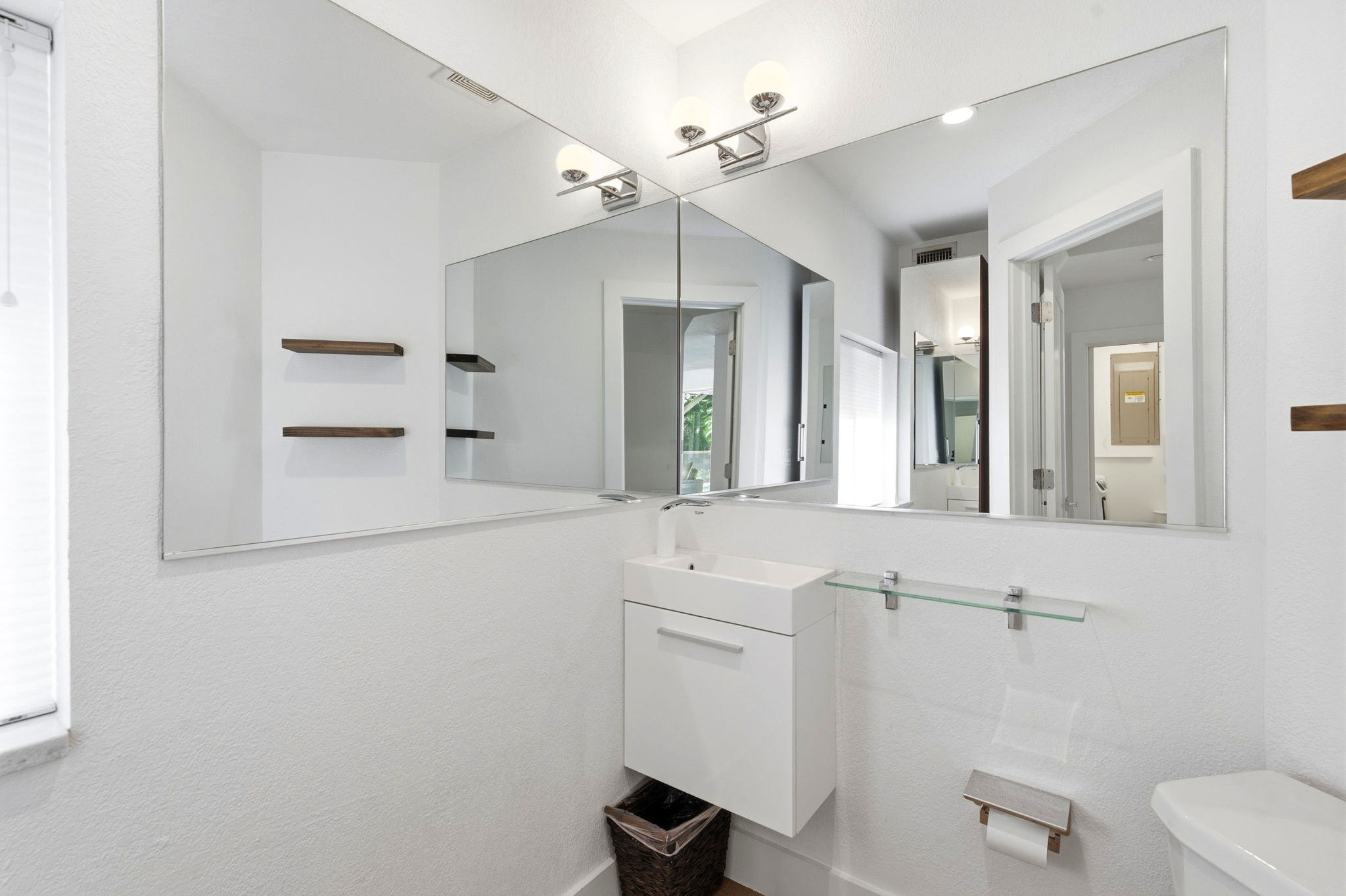 Interiors (33)