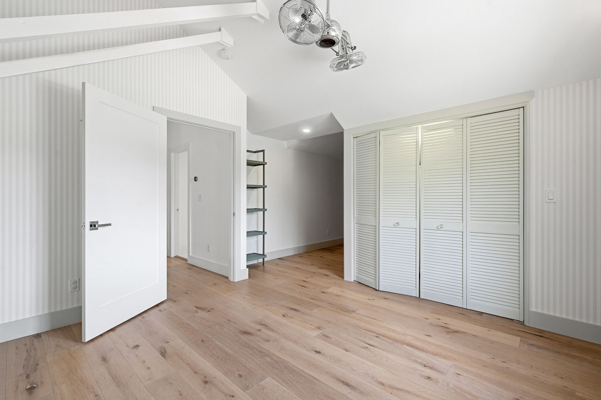 Interiors (40)