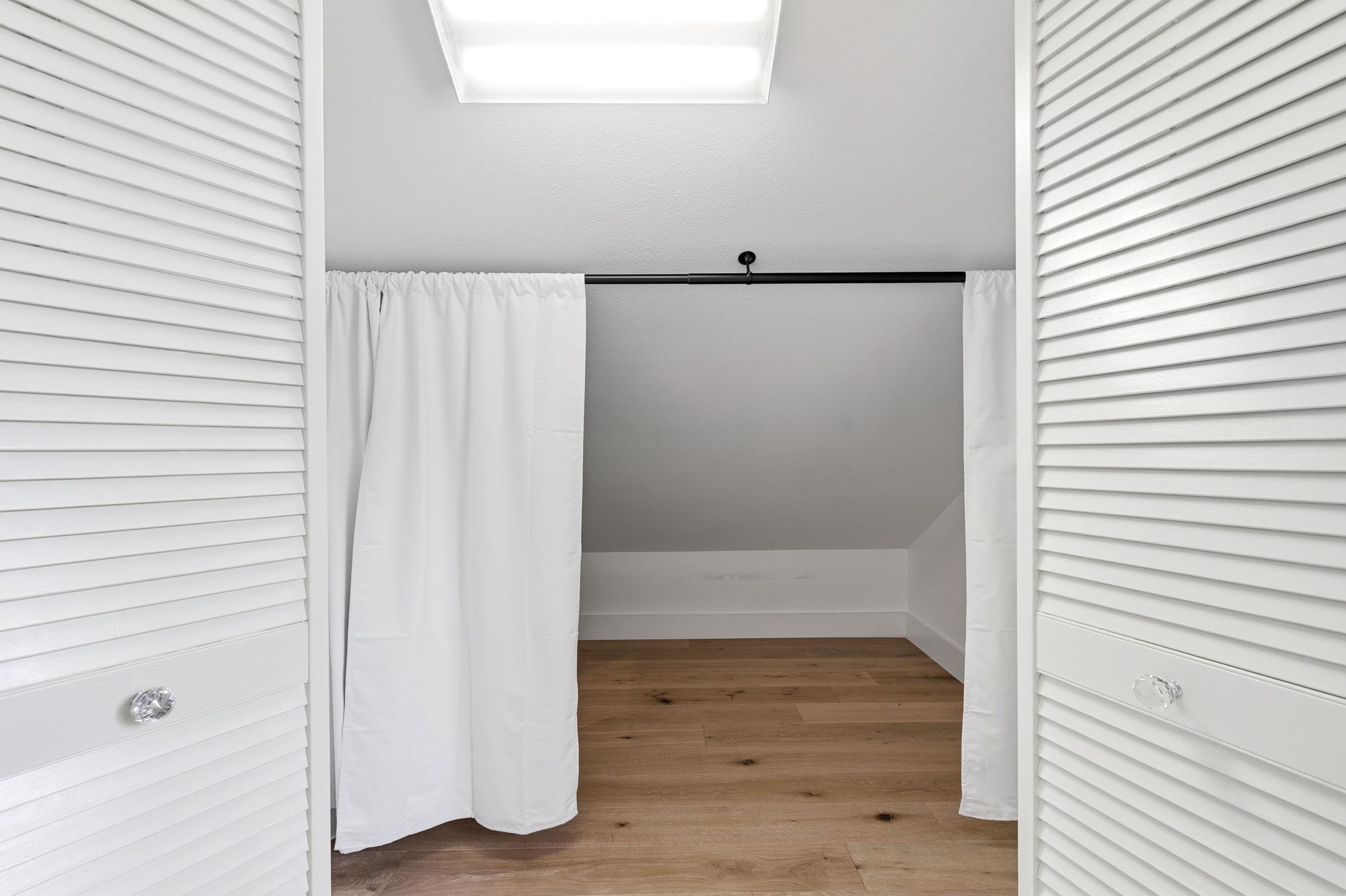 Interiors (43)
