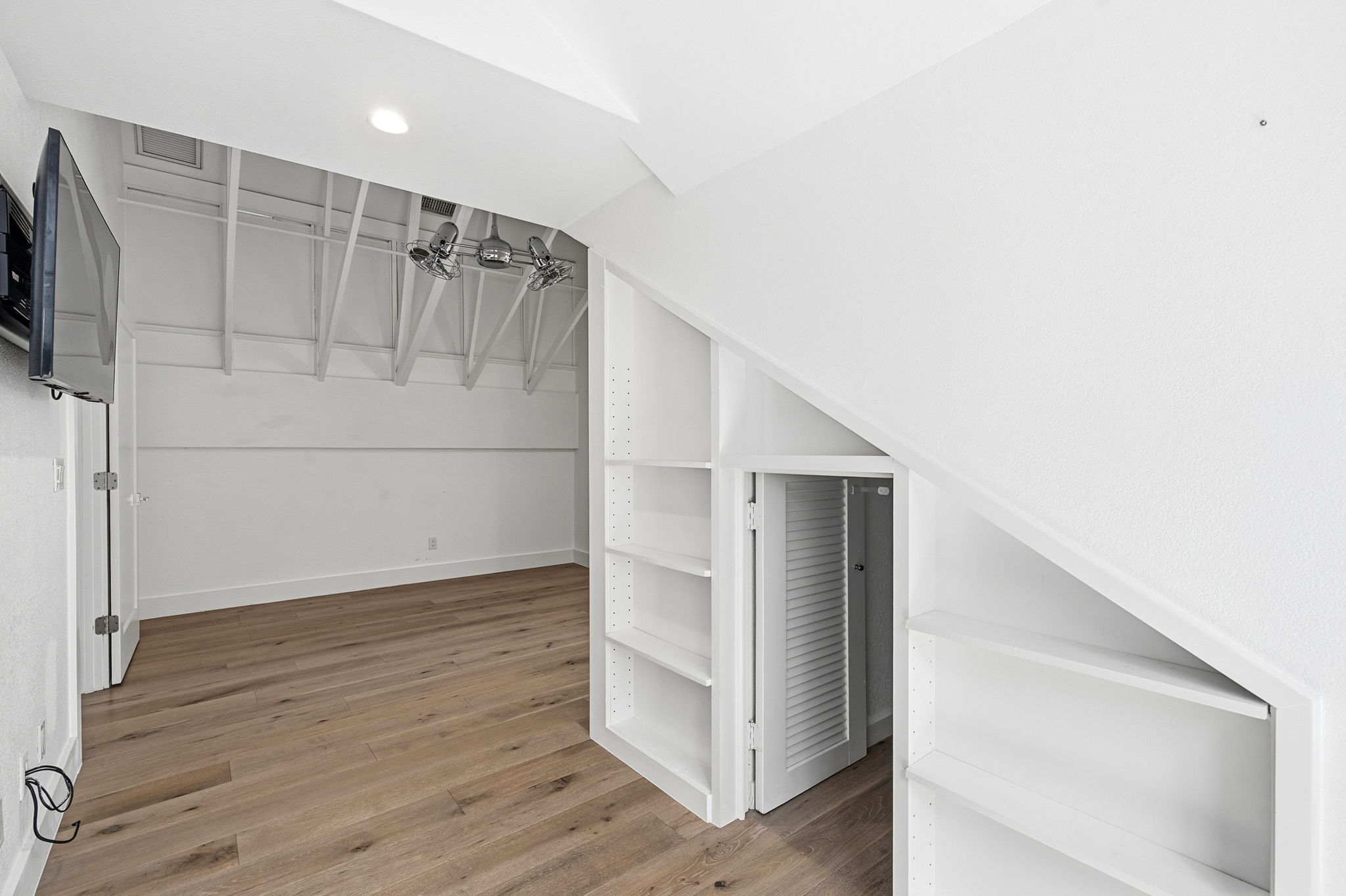 Interiors (49)
