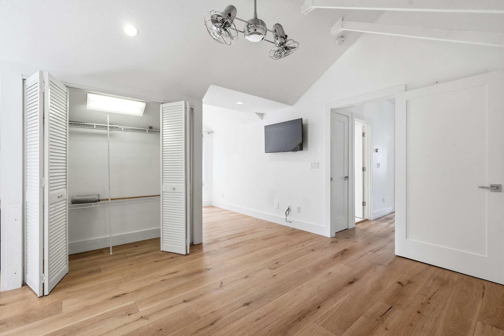 Interiors (51)