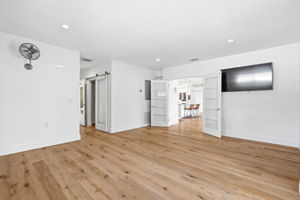 Interiors (17)