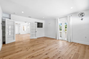 Interiors (18)