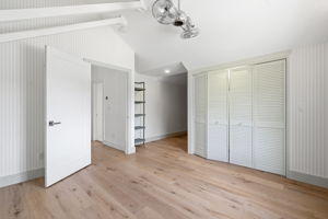 Interiors (40)