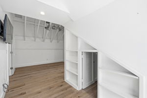 Interiors (49)