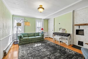 Hale St 2-S1408-004.jpg
