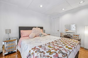 Hale St 2-S1408-022.jpg
