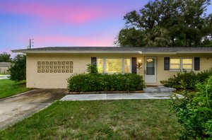 141 N McDonald Ave, DeLand, FL 32724 (3) day to dusk.jpeg