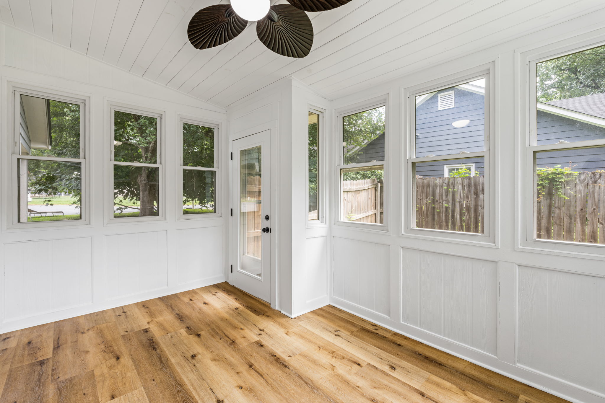 Sunroom w/ access to backyard
