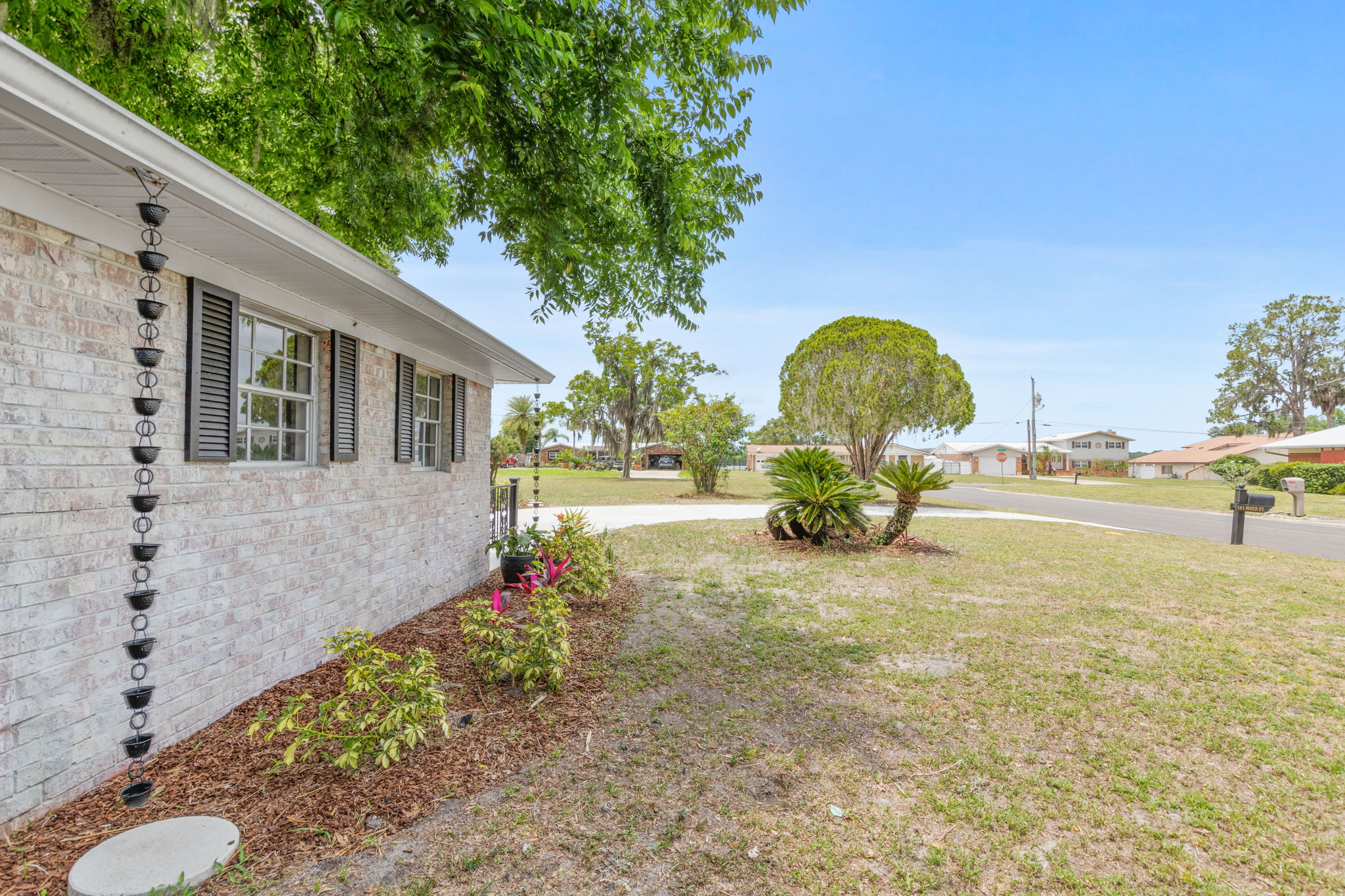 River Groves Sweetheart! East Palatka Real Estate