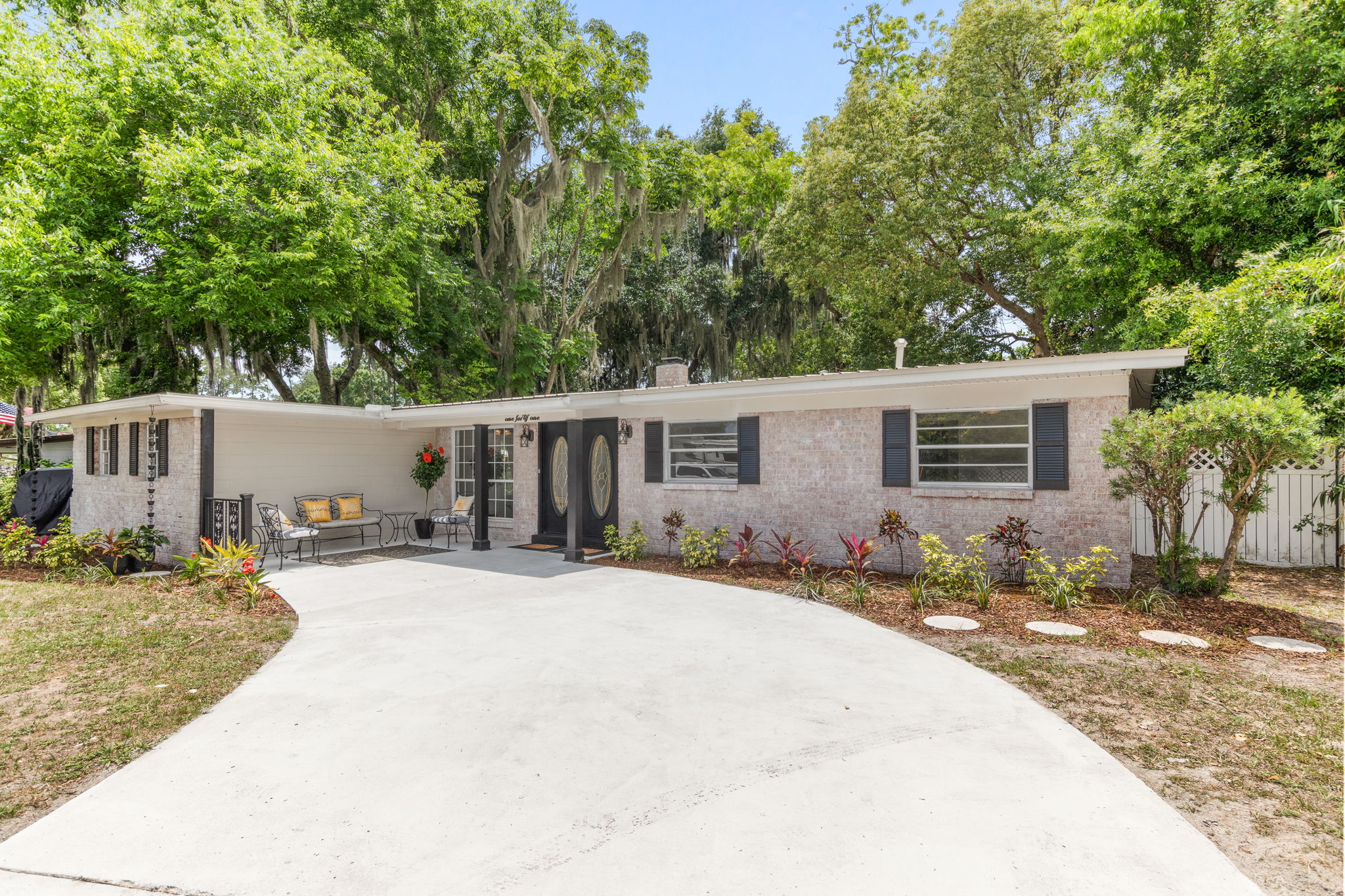 River Groves Sweetheart! East Palatka Real Estate