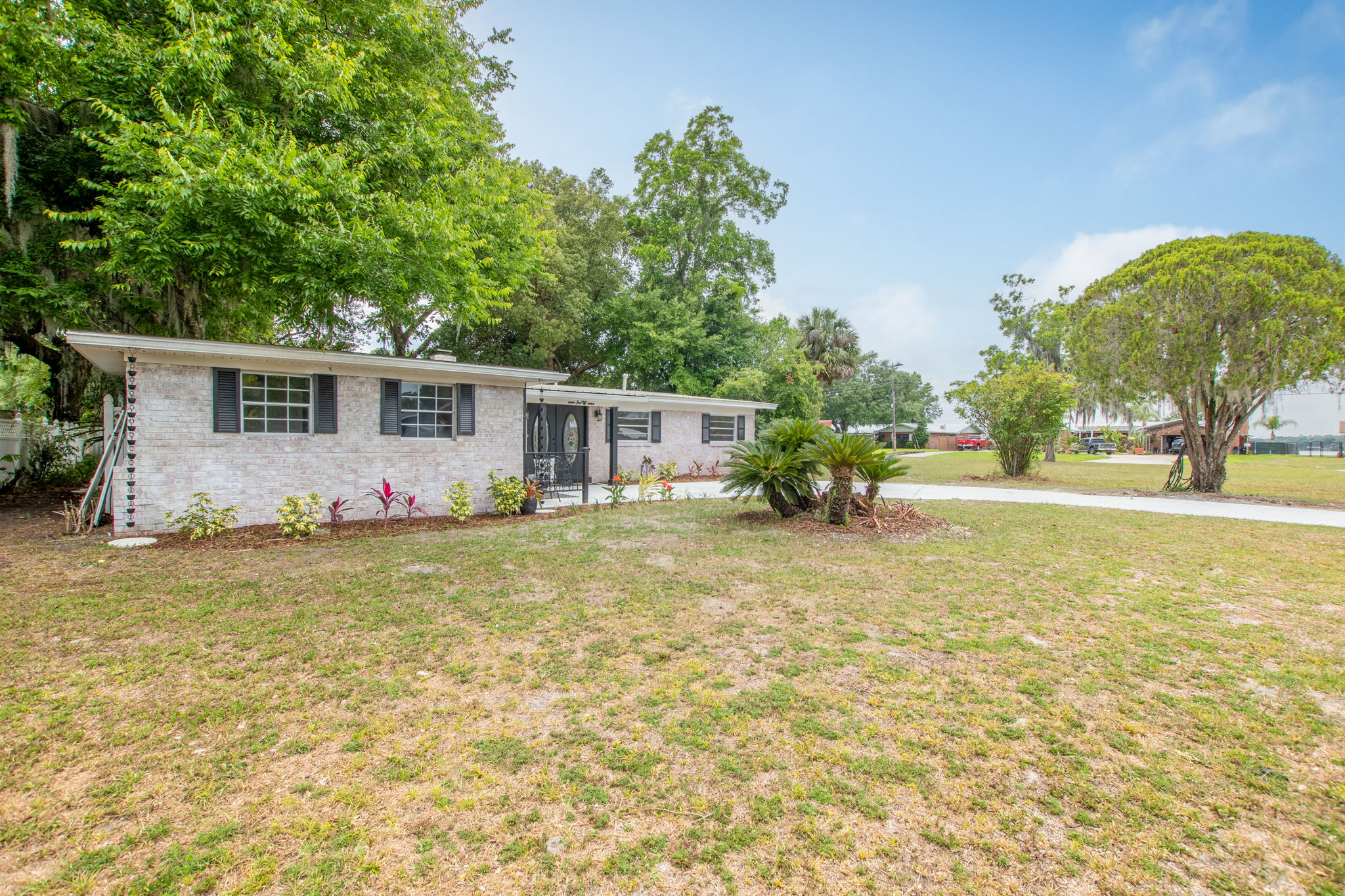 River Groves Sweetheart! East Palatka Real Estate