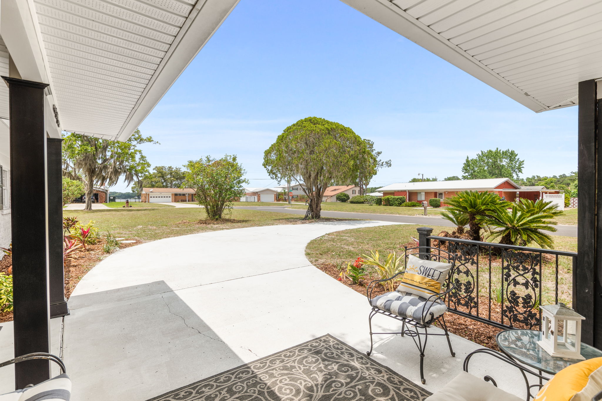 River Groves Sweetheart! East Palatka Real Estate