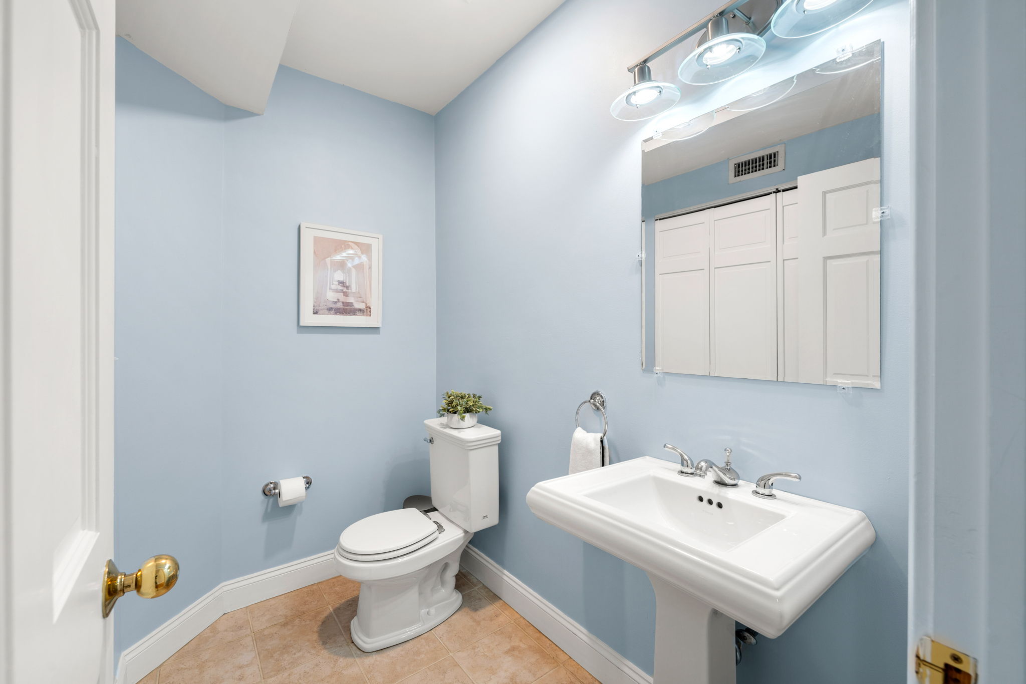 141 Washington St, Salem, MA 01970, USA Photo 22