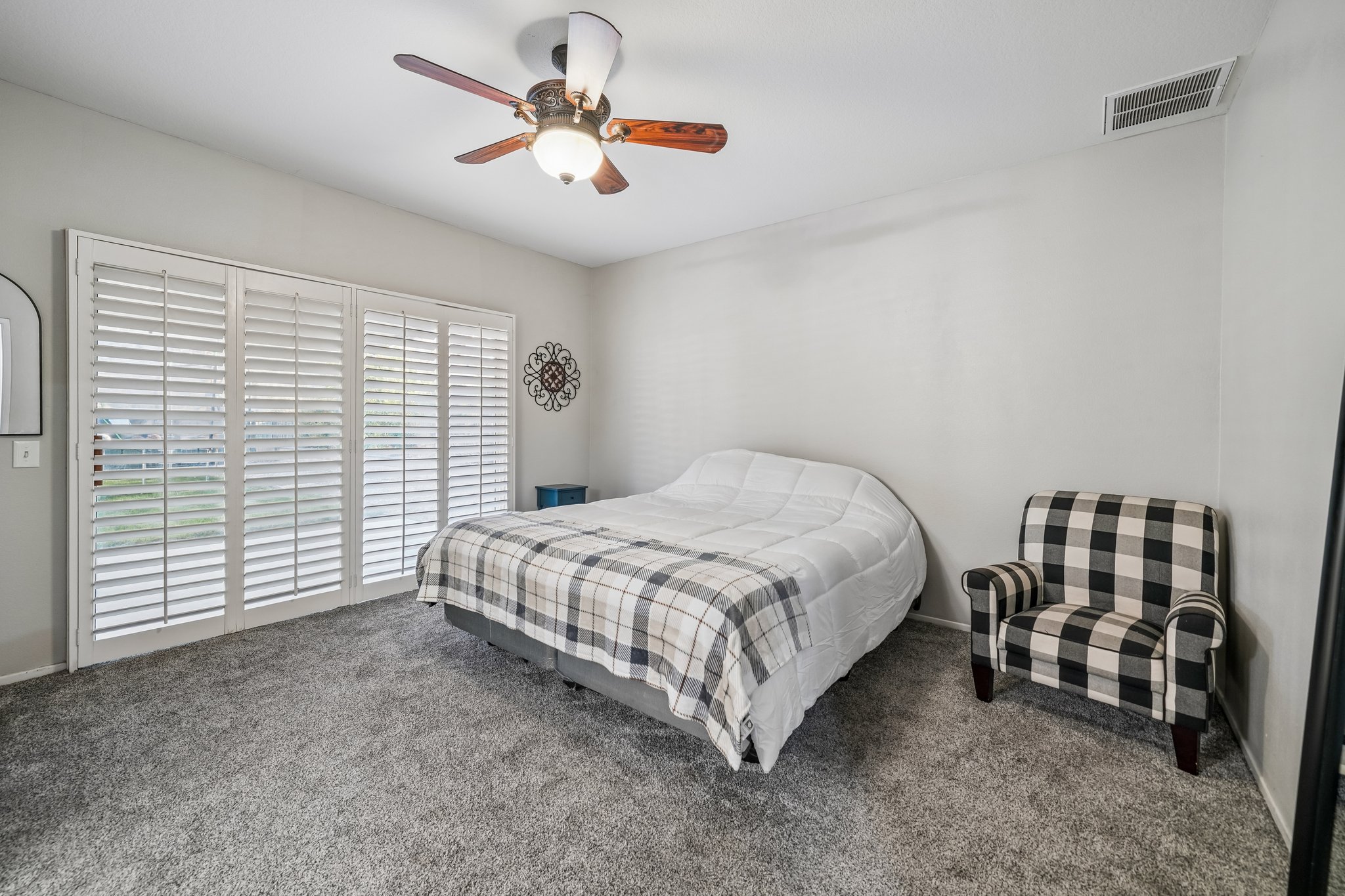 1410 Charles St-S0110-026.jpg