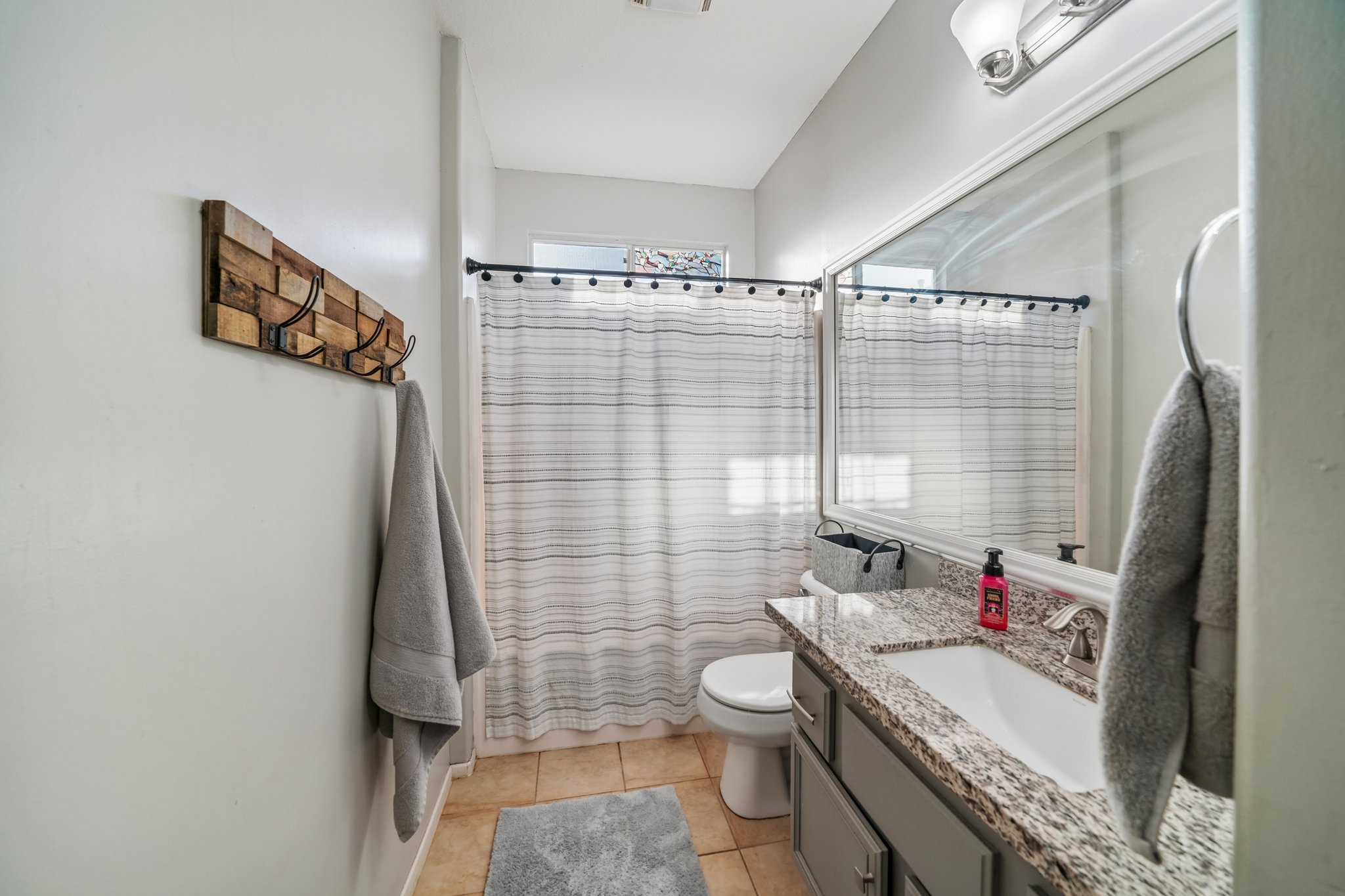 1410 Charles St-S0110-035.jpg