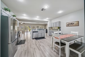 1410 Charles St-S0110-020.jpg