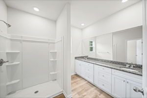  Photo 42