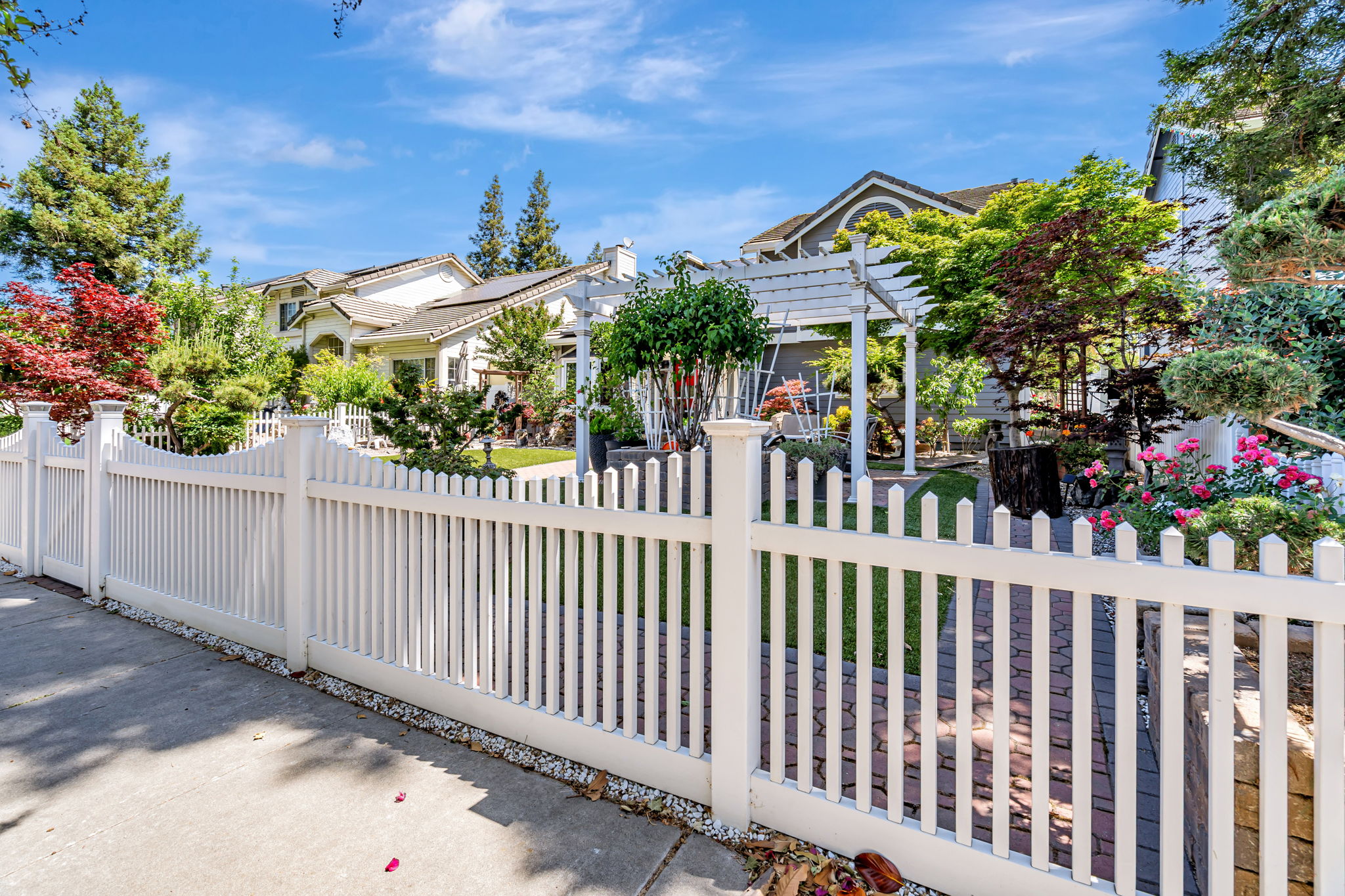 003_1410 Lundy Ave 