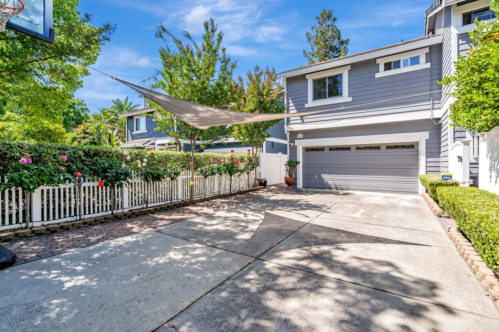 054_1410 Lundy Ave 
