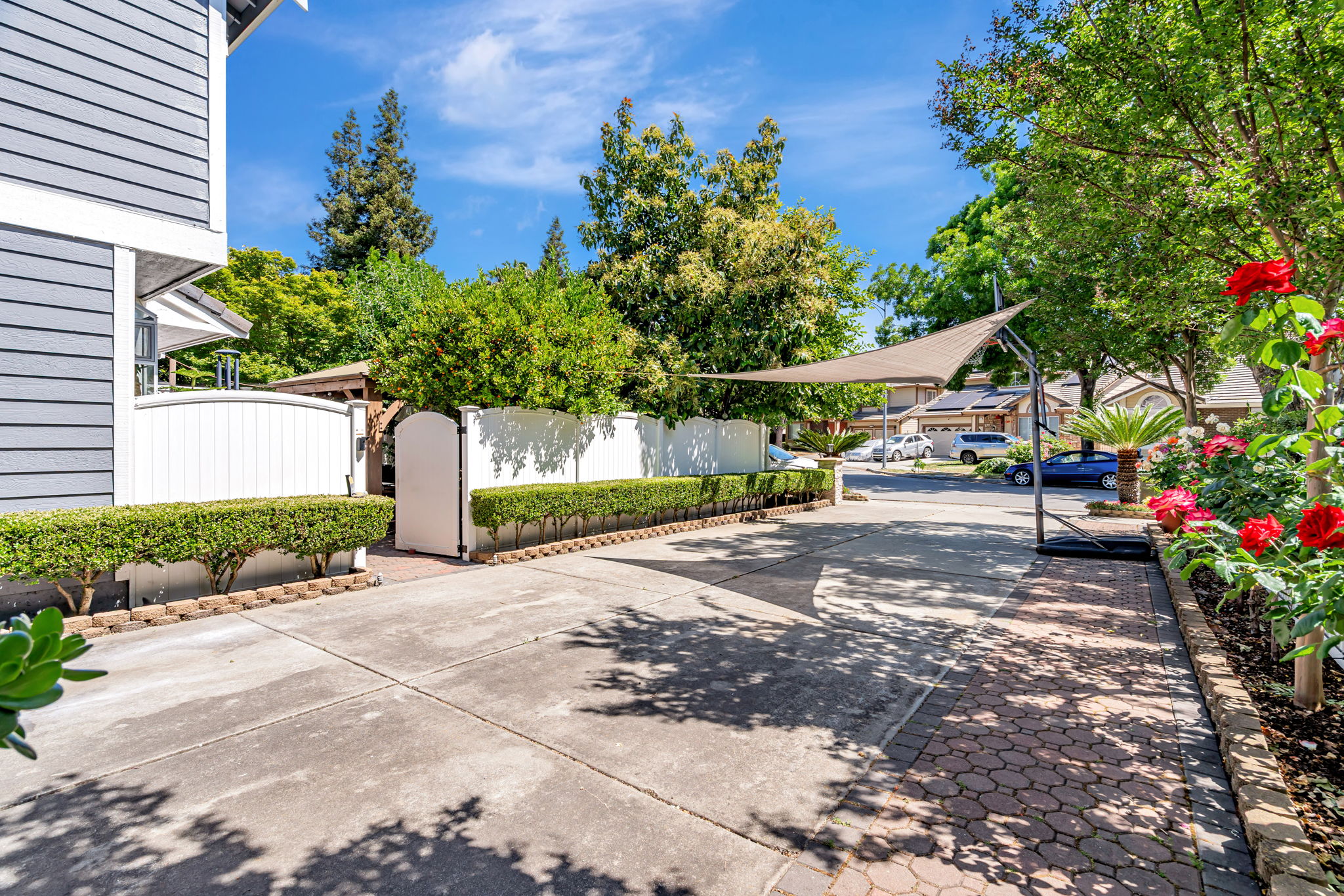 056_1410 Lundy Ave 