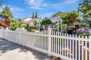 003_1410 Lundy Ave 