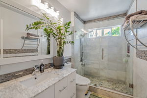 044_1410 Lundy Ave 