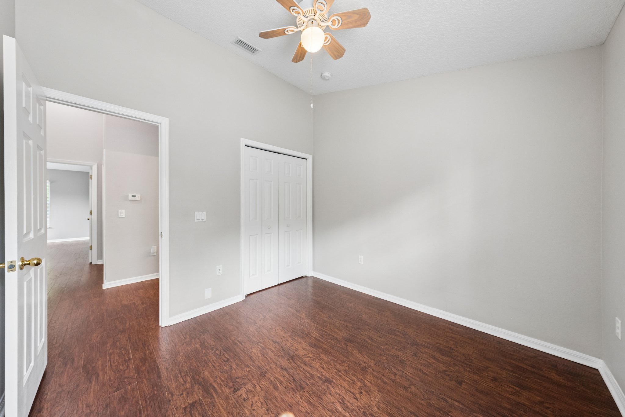 Christie Dr-S1210-032.jpg