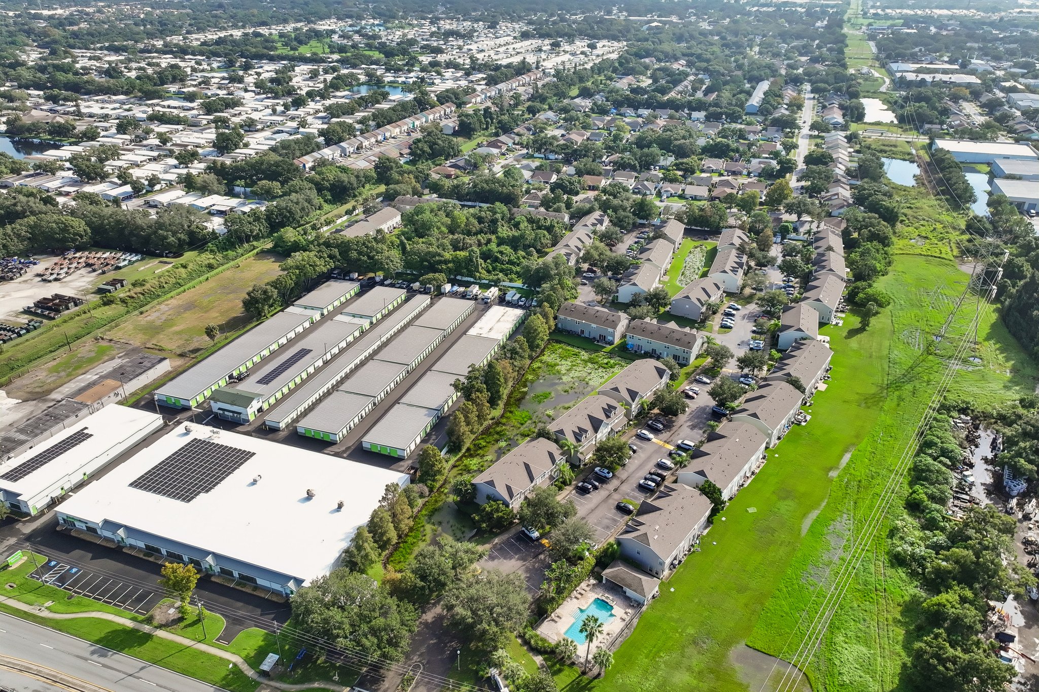 Christie Dr-S1210-044.jpg
