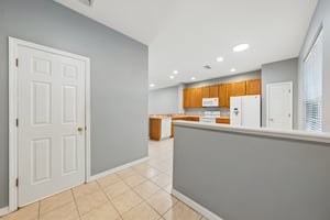 Christie Dr-S1210-001.jpg