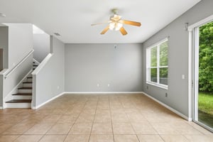 Christie Dr-S1210-003.jpg