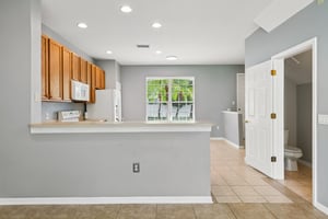 Christie Dr-S1210-018.jpg