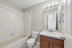 Christie Dr-S1210-029.jpg
