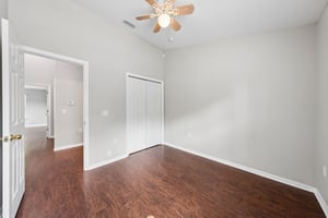 Christie Dr-S1210-032.jpg