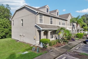 Christie Dr-S1210-039.jpg