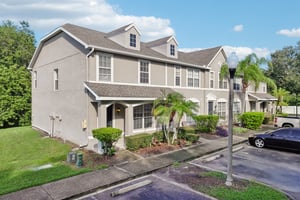 Christie Dr-S1210-040.jpg